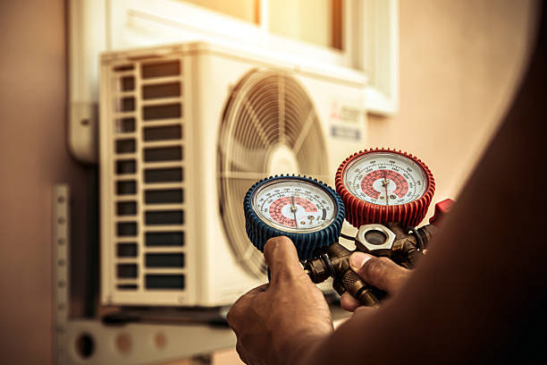 Professional Ac Installation technician working in Mart, TX